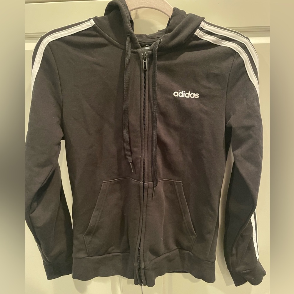 Women’s Adidas Zip up🖤 Worn 2 times 🖤🦋